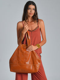 Gail Grande Tote - With Pouch